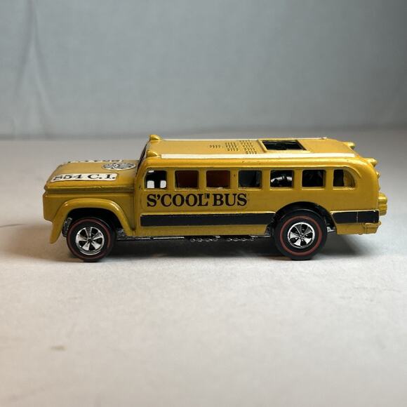Hot Wheels Redline 1970 S’Cool Bus Yellow Near Mint w/ Button Heavyweights - Picture 14 of 16